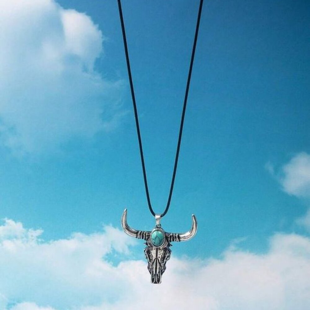 Western Steer Head Necklace - Picture 2 of 3